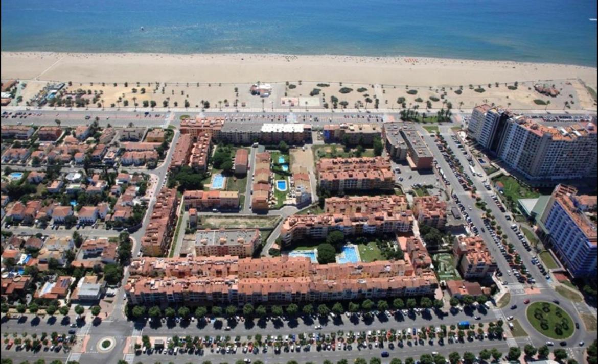 Appartement 1 Chambre Climatise Avec 3 Piscines A 200 M De La Plage Empuriabrava Kültér fotó