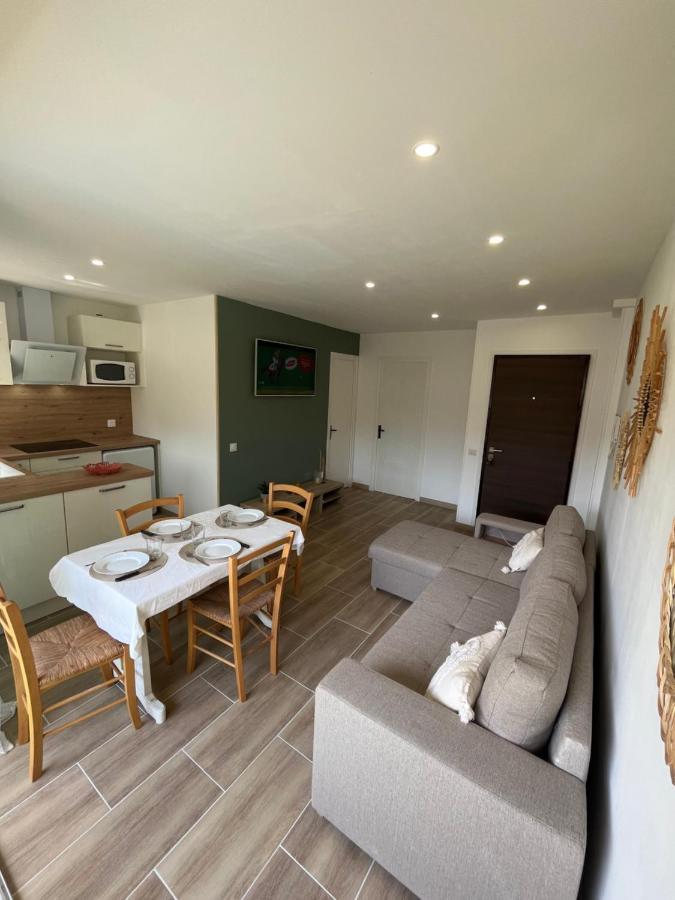 Appartement 1 Chambre Climatise Avec 3 Piscines A 200 M De La Plage Empuriabrava Kültér fotó