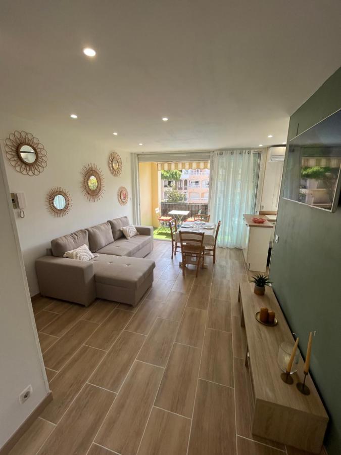 Appartement 1 Chambre Climatise Avec 3 Piscines A 200 M De La Plage Empuriabrava Kültér fotó