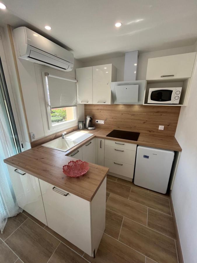 Appartement 1 Chambre Climatise Avec 3 Piscines A 200 M De La Plage Empuriabrava Kültér fotó