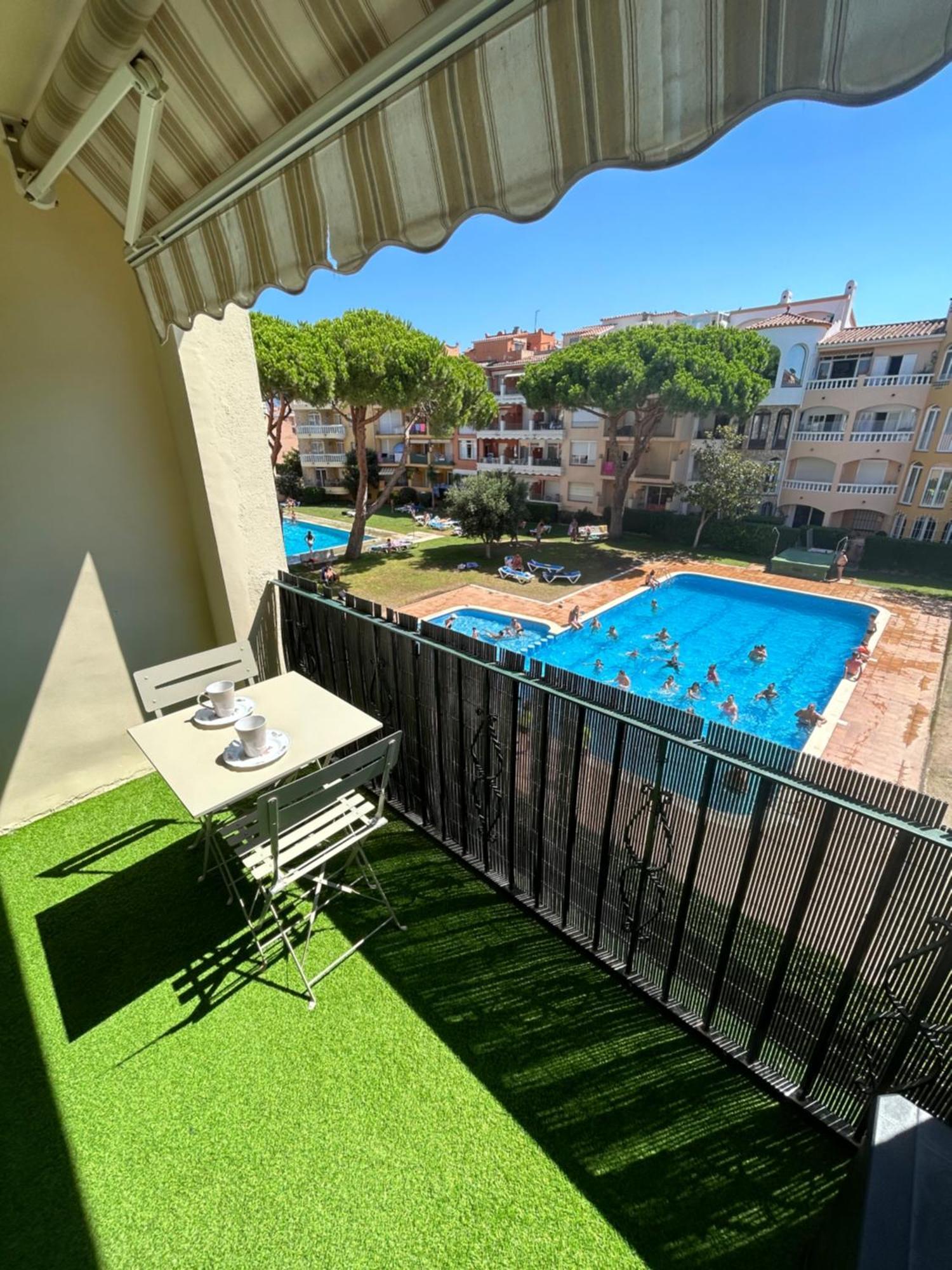 Appartement 1 Chambre Climatise Avec 3 Piscines A 200 M De La Plage Empuriabrava Kültér fotó